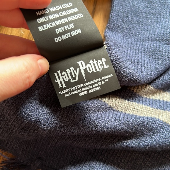 Harry Potter Hogwarts Ravenclaw scarf - Picture 4 of 4